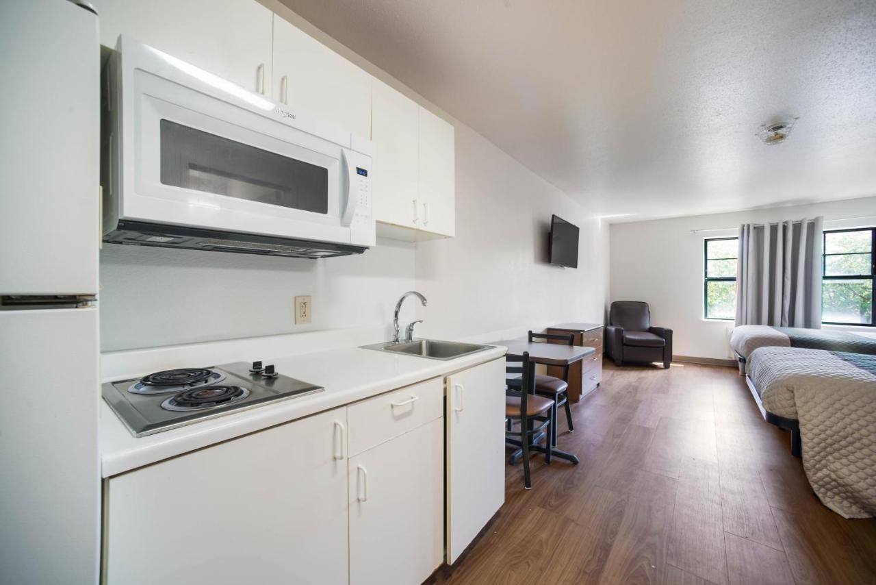 Hometowne Studios By Red Roof St. Louis - Airport/N Lindbergh Hazelwood Luaran gambar